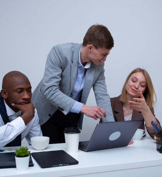 Image de l'équipe derrière l'agence google my business